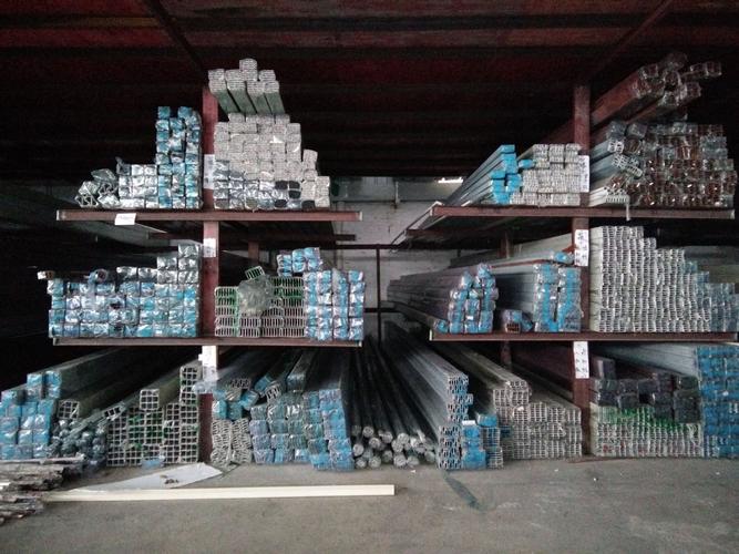 【新品上市 新款全铝欧式橱柜柜体铝材 仿实木橱柜柜体铝材厂家直销】